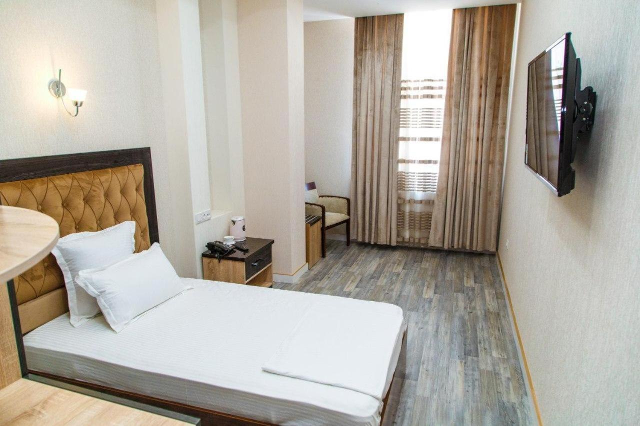 Shedevr Plaza Namangan Exterior foto