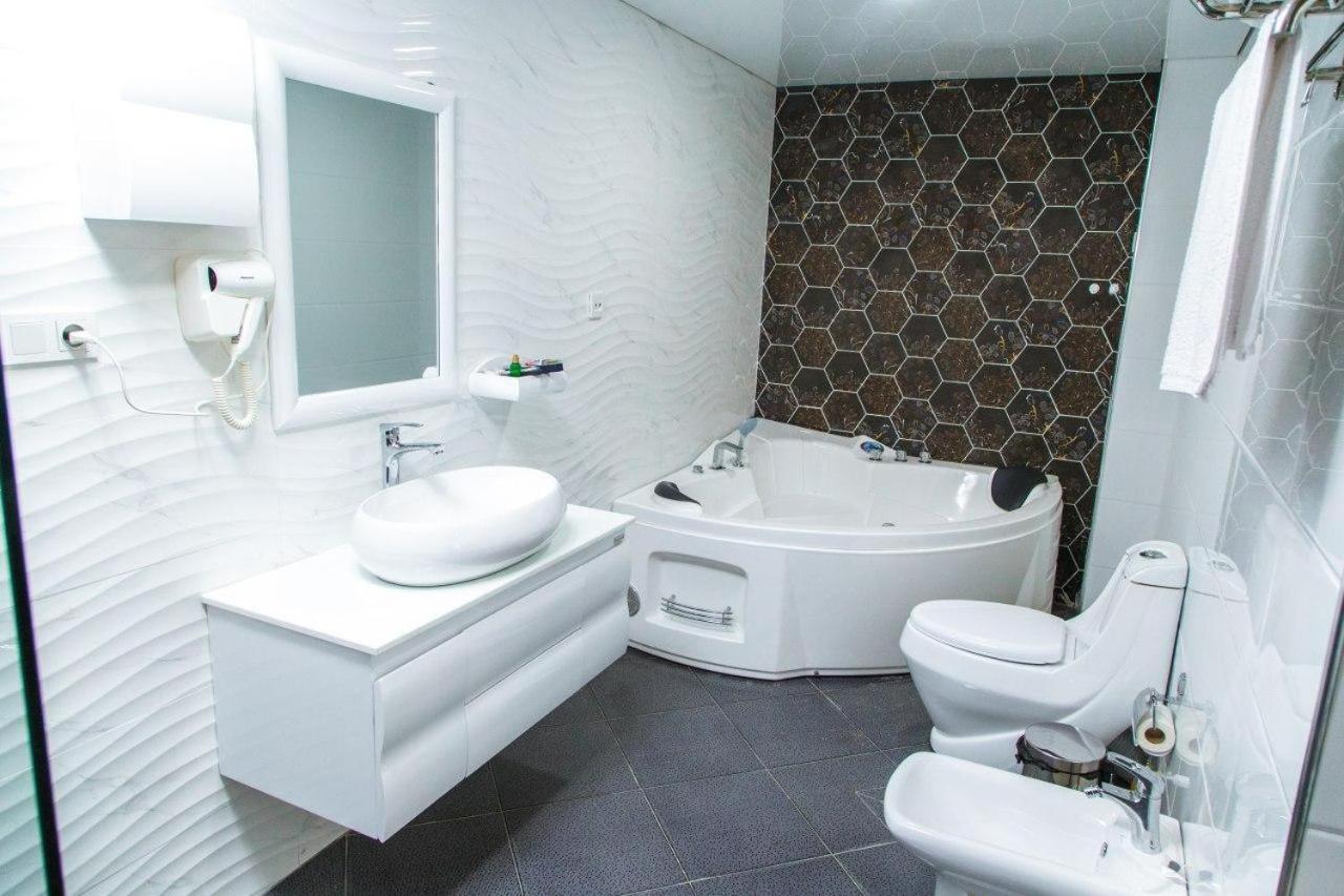 Shedevr Plaza Namangan Exterior foto