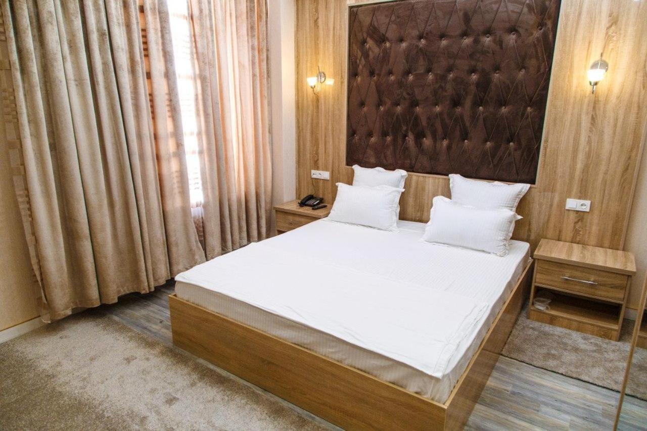 Shedevr Plaza Namangan Exterior foto